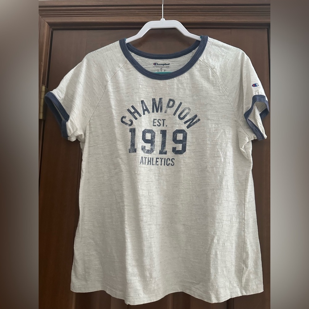 Champion Women’s White and Blue Athletic T-Shirt XL